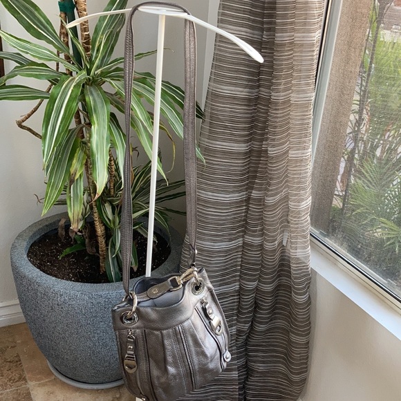 B. MAKOWSKY crossbody gray metallic silver leather bag - Picture 10 of 12